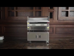 Komercyjny grill grillowy o temperaturze 800°C.